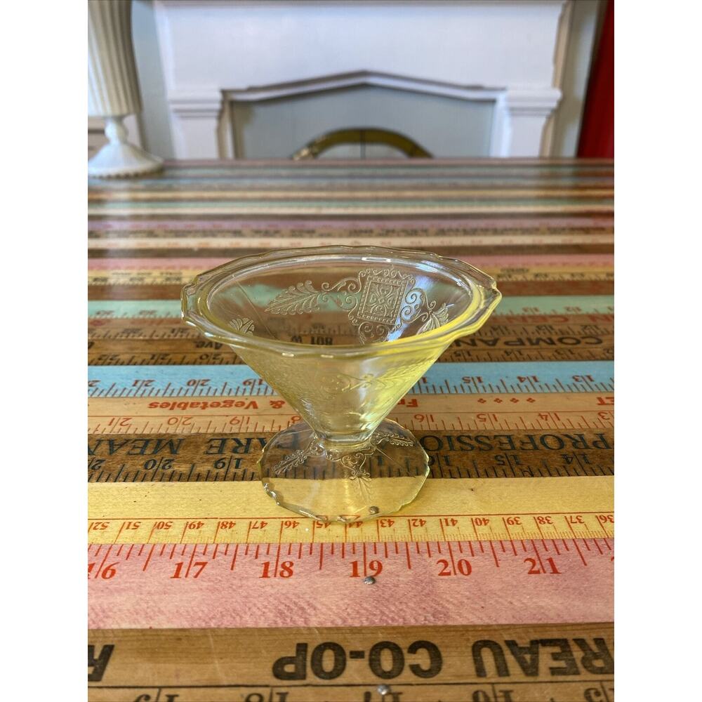 1932 ROXANA YELLOW FOOTED SHERBET HAZEL ATLAS Depression Glass Read